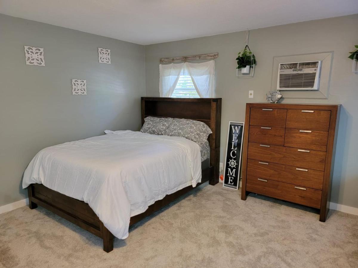 Walk To Siesta Beach, Restaurants, Shopping & More! Holiday home Sarasota