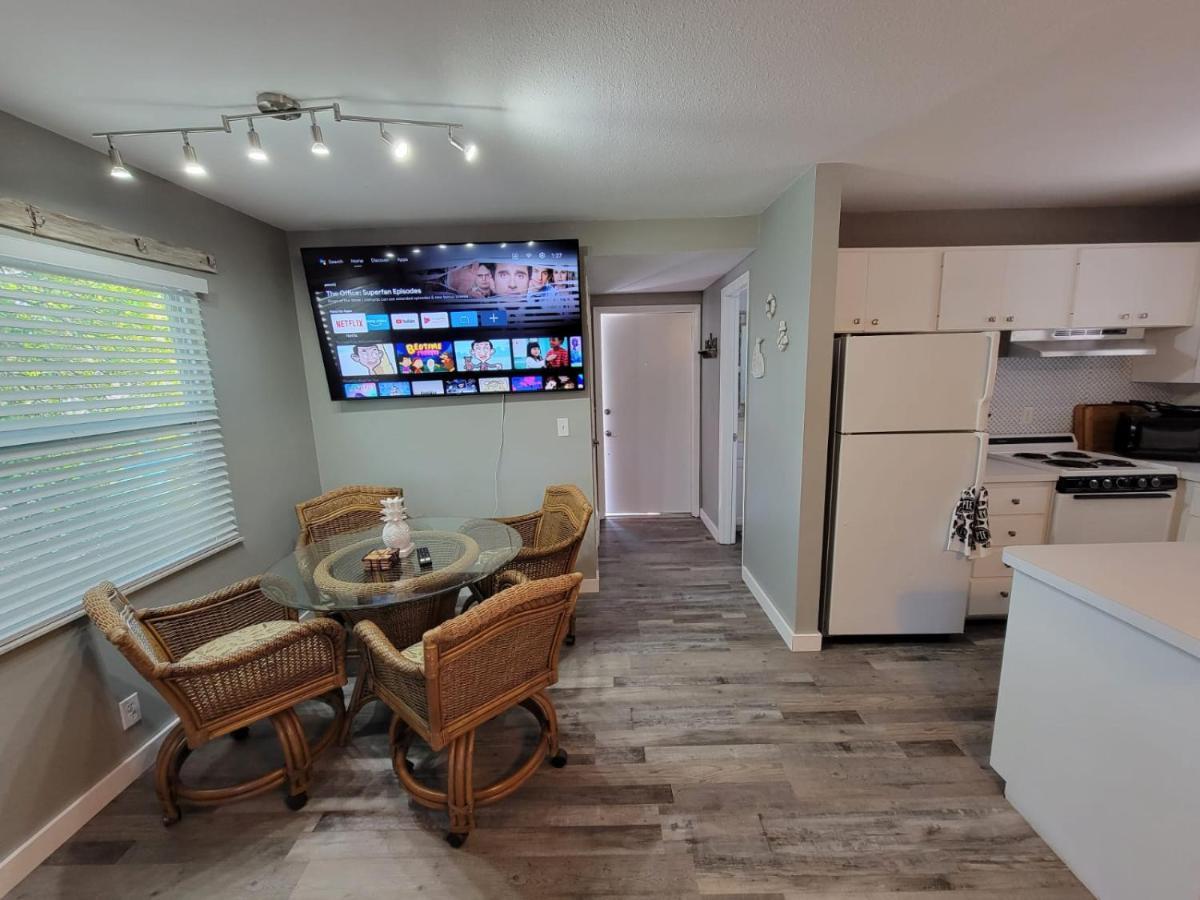 Walk To Siesta Beach, Restaurants, Shopping & More! Holiday home
