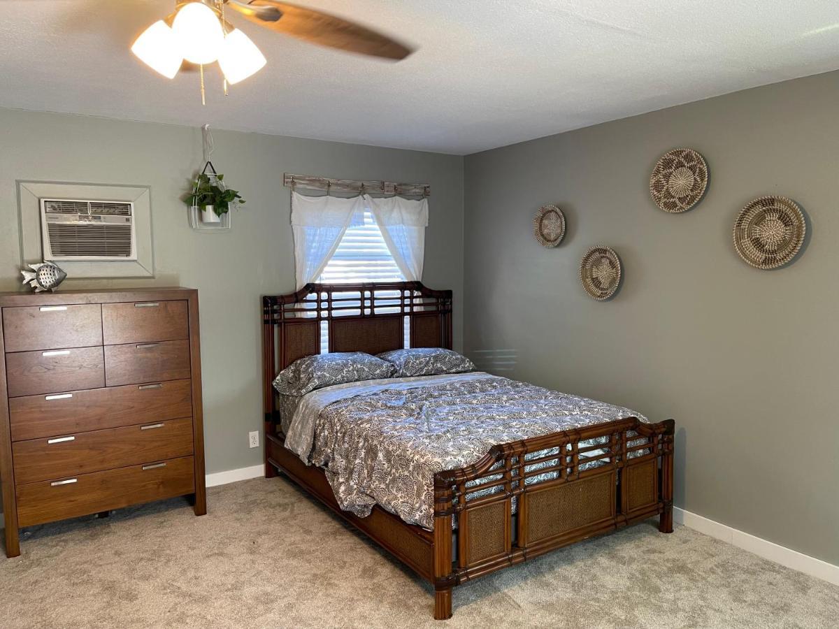 Holiday home Walk To Siesta Beach, Restaurants, Shopping & More! *